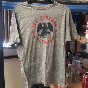 levi’s t-shirt